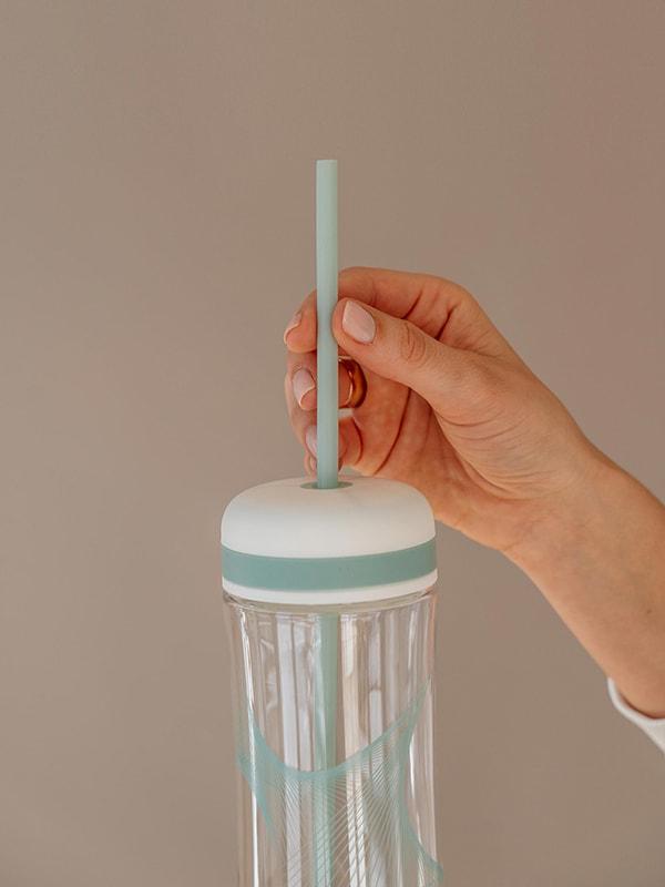 Reusable straw in green colour suitable for EQUA 2in1 water bottle and smoothie cup. 